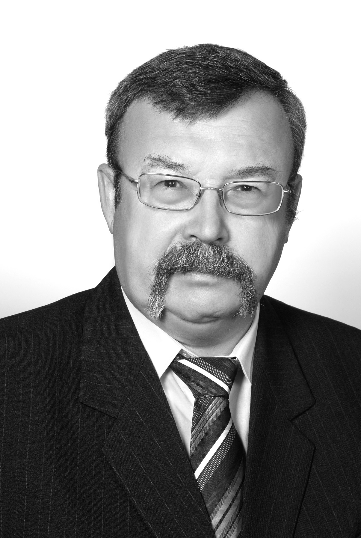 Naár János